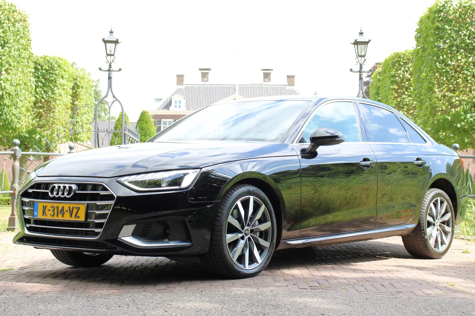 Audi A4 Limousine 40 TFSI Business Edition | DEALER-OH! | Schwarz - 1
