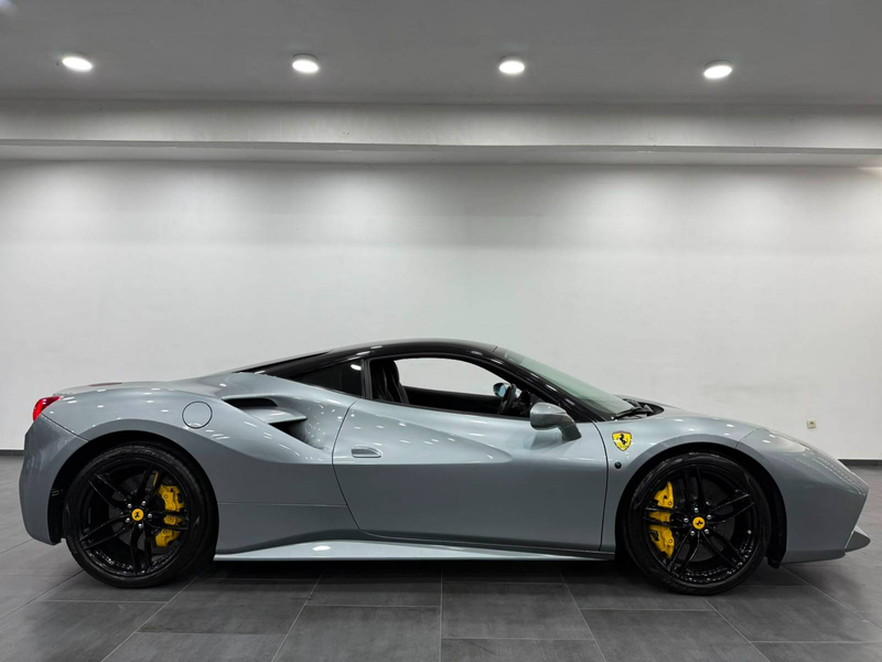 Ferrari 488 GTB 3.9 Turbo V8 F1 1owner Full Ferrari Service Lift Full Options — photo 3