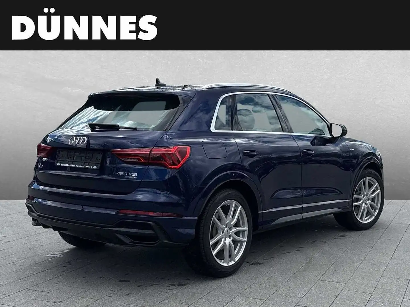 Audi Q3 45 TFSI quattro S tronic S line Blau - 2