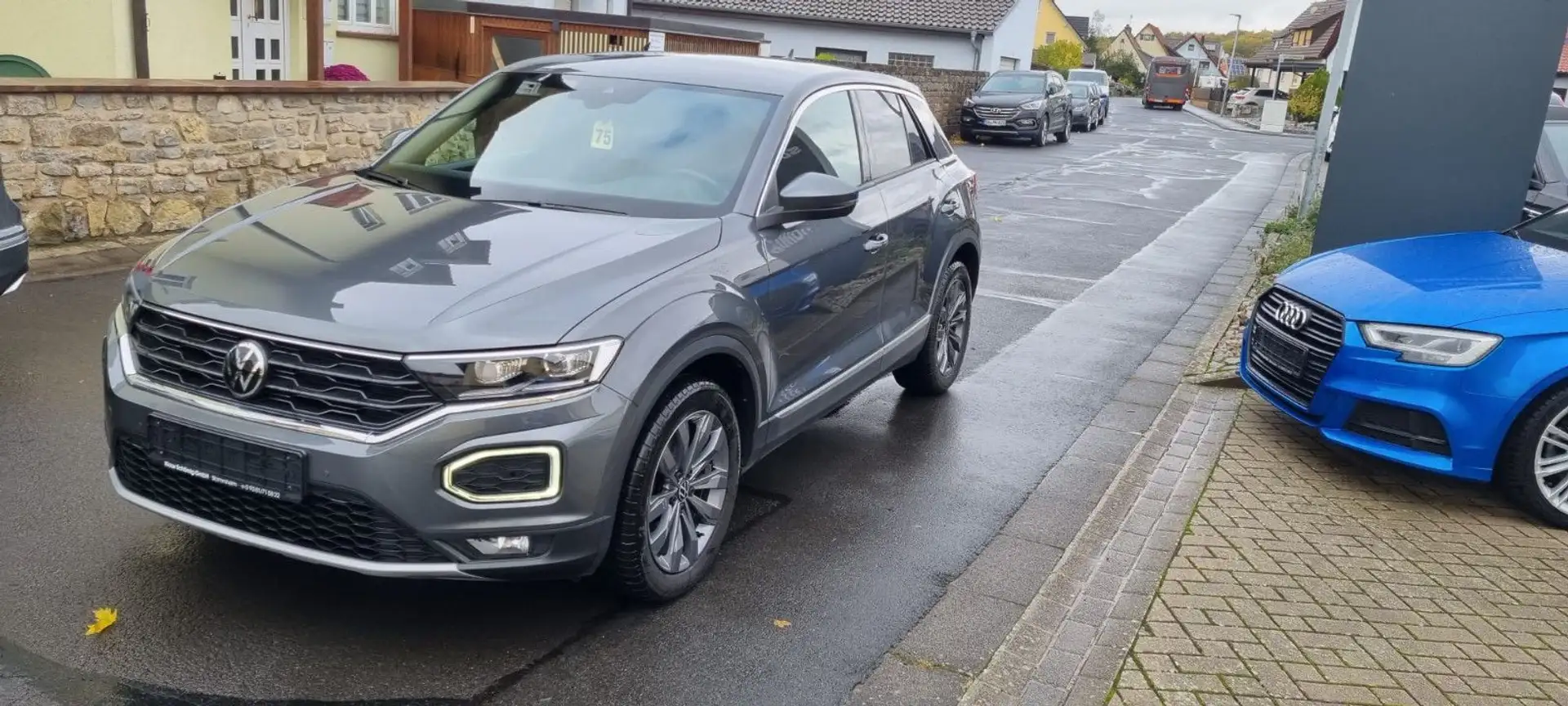 Volkswagen T-Roc 1.5 TSI DSG Sport a.AHK Grau - 1