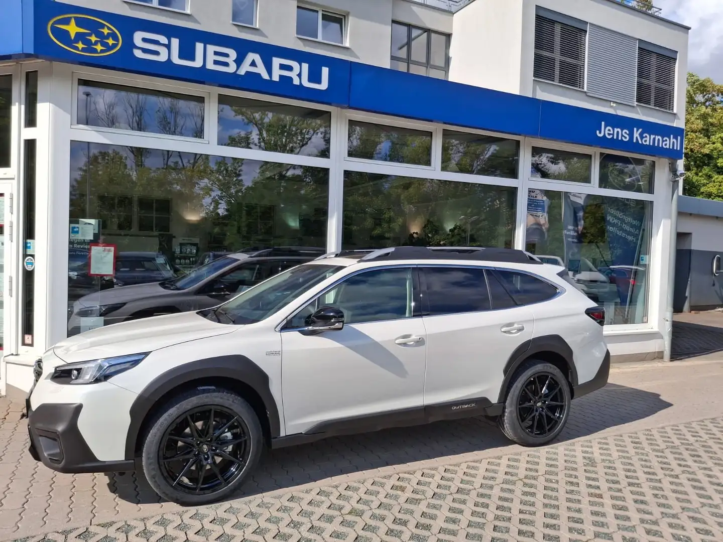 Subaru OUTBACK Platinum RP Black Edition Белый - 1