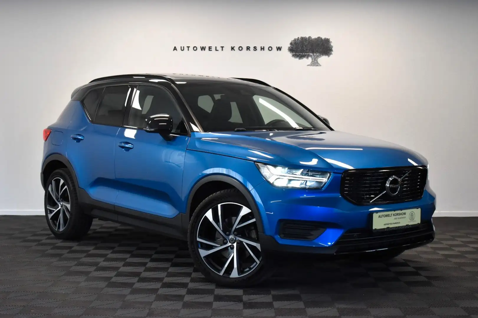 Volvo XC40 R Design AWD *POLESTAR *LED *KAMERA *PANO Blau - 1