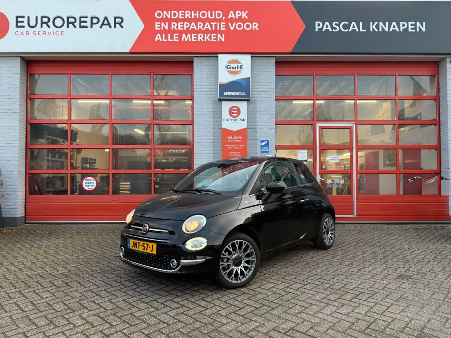 Fiat 500 1.0 HYBRID DOLCEVITA Zwart - 1