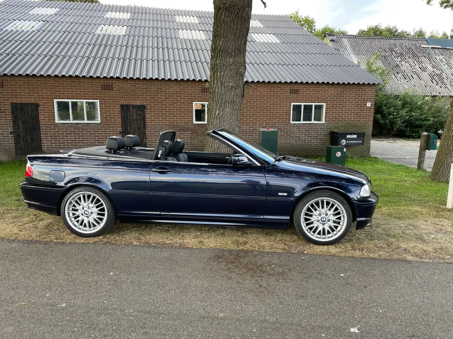 BMW 320 320Ci Executive e46 cabrio Blauw - 2