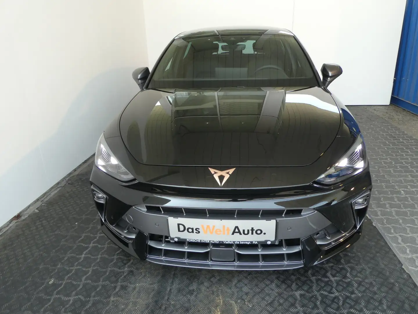 CUPRA Leon 1.5 TSI 150 PS ACT Schwarz - 2