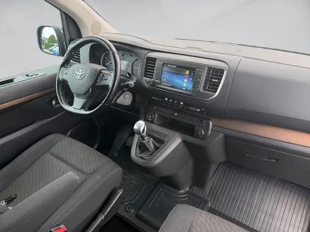 Toyota Proace view 13