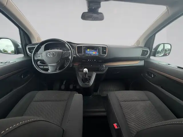 Toyota Proace view 15