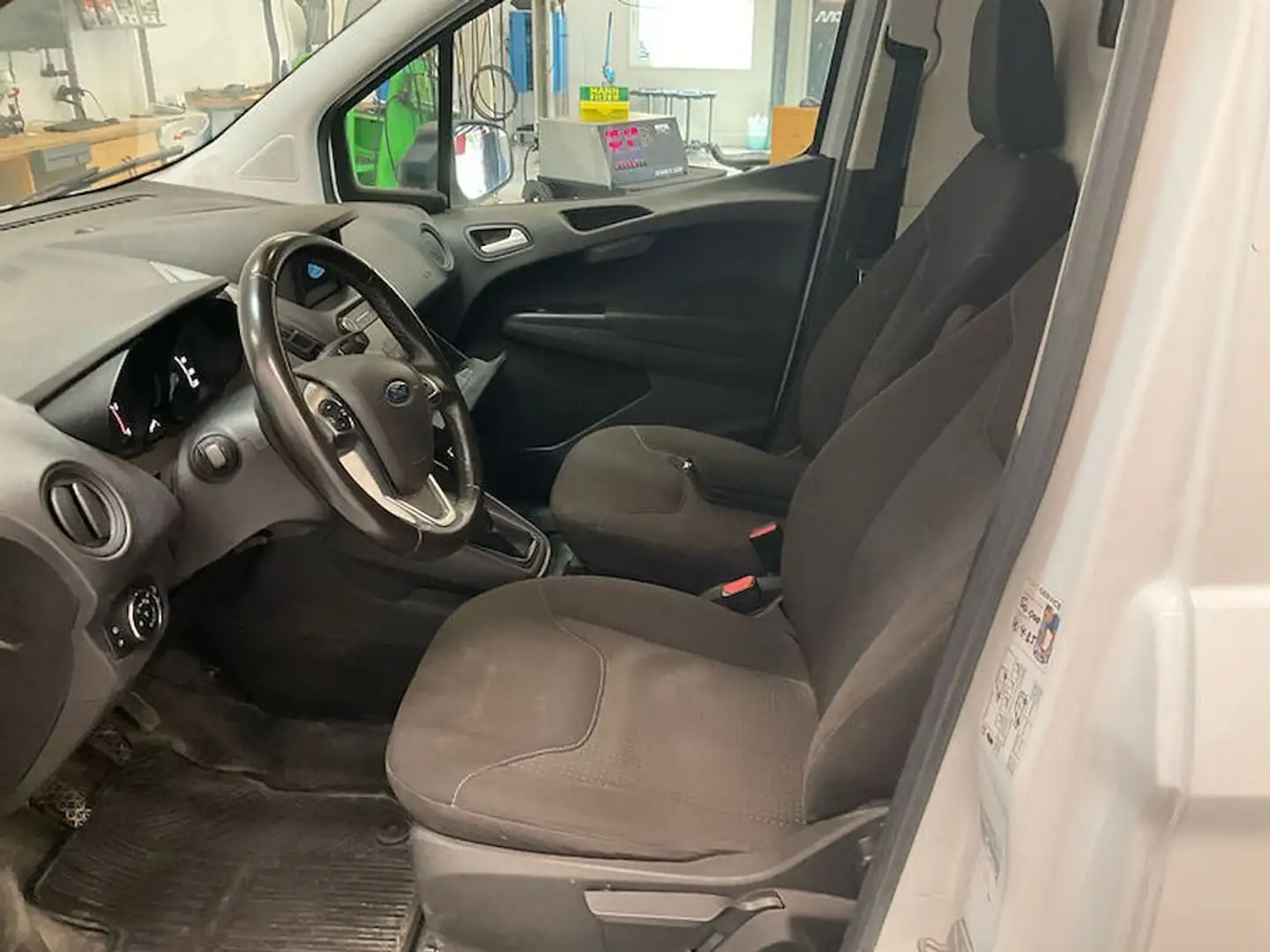 Ford Transit COURIER FOURGON 1.5 TDCI 100 Blanc - 2