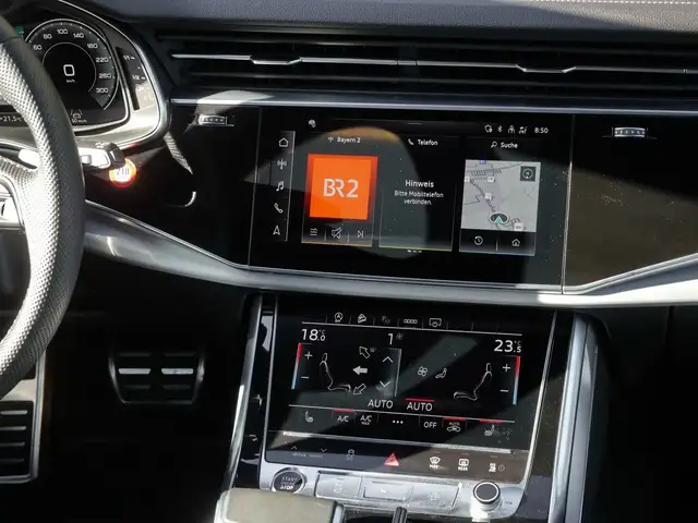 Audi Q7 view 6