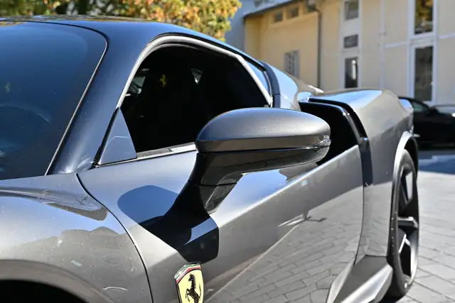 Ferrari Testarossa view 4