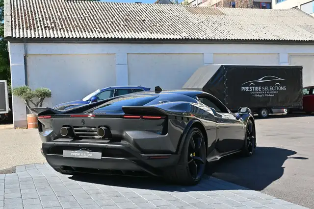 Ferrari Testarossa view 8