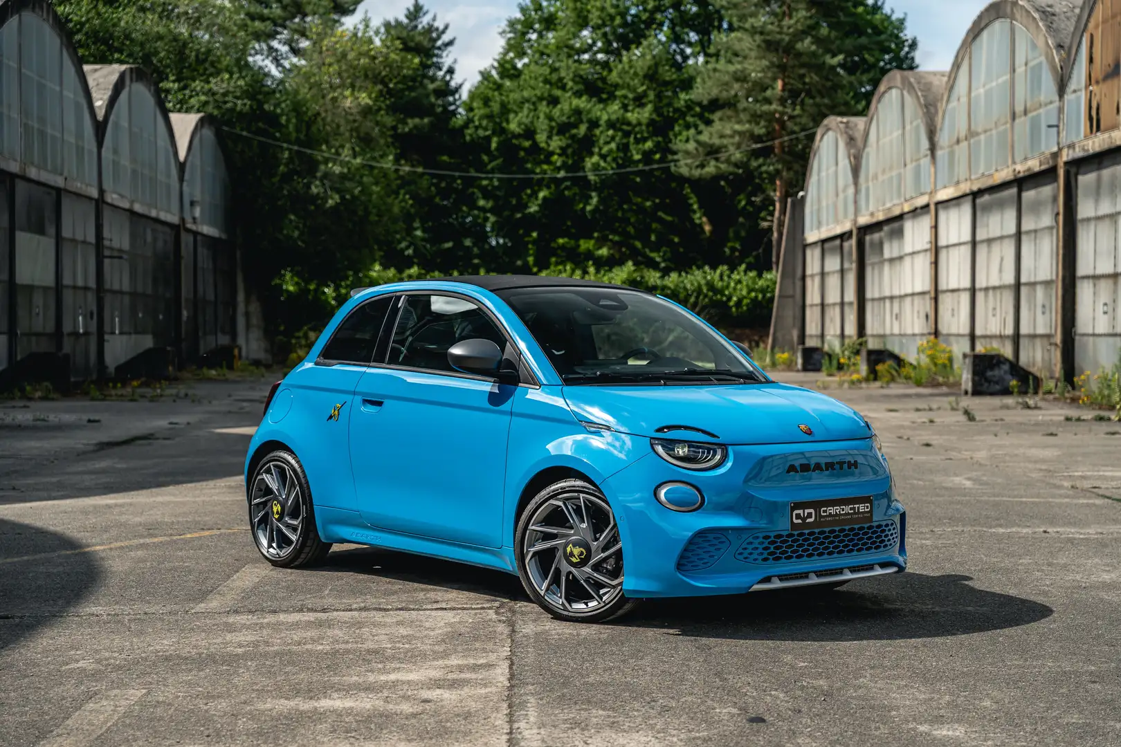 Abarth 500e e-500C 42 kWh Blauw - 1