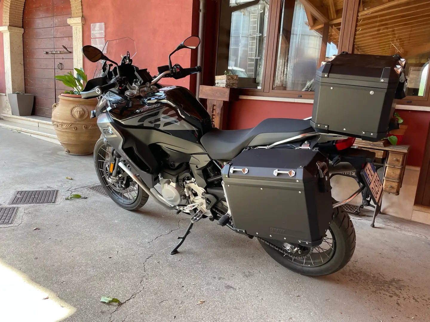 BMW F 850 GS Adventure full opitionals borse nere alluminio - 1