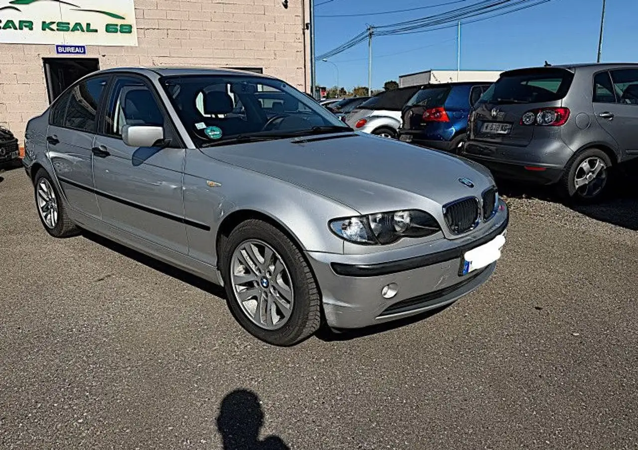 BMW 318 SERIE (E46) 318I 143CH, foto 3