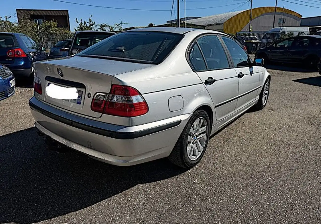 BMW 318 SERIE (E46) 318I 143CH, foto 5