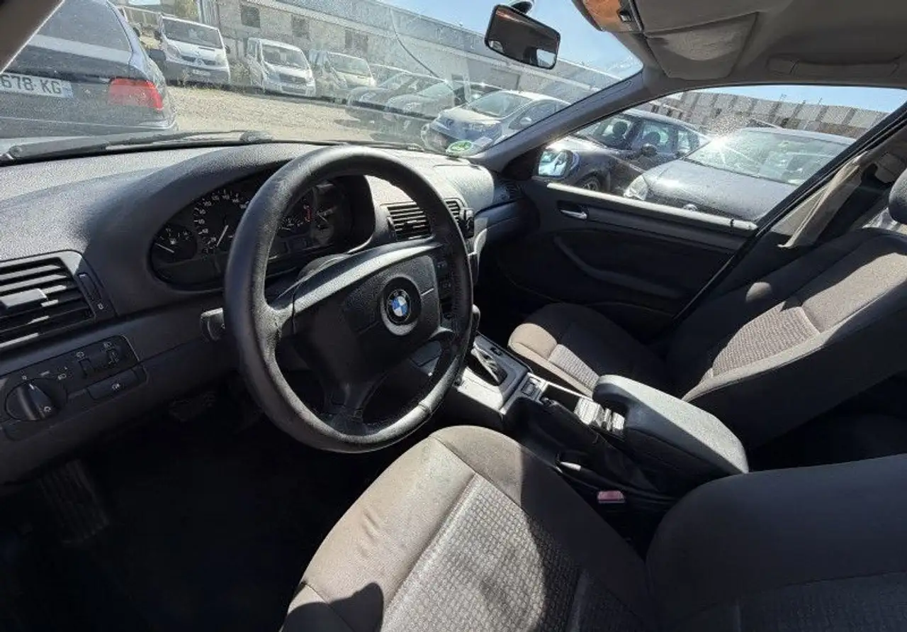 BMW 318 SERIE (E46) 318I 143CH, foto 11