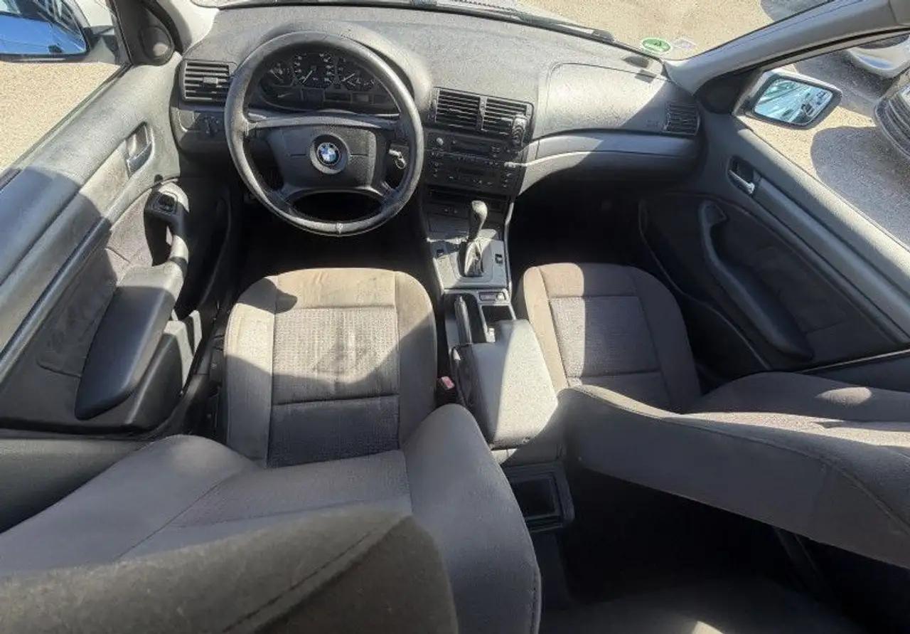 BMW 318 SERIE (E46) 318I 143CH, foto 9