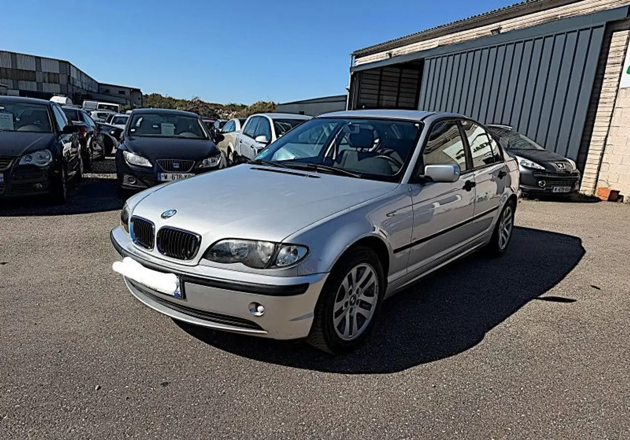BMW 318 SERIE (E46) 318I 143CH, foto 1