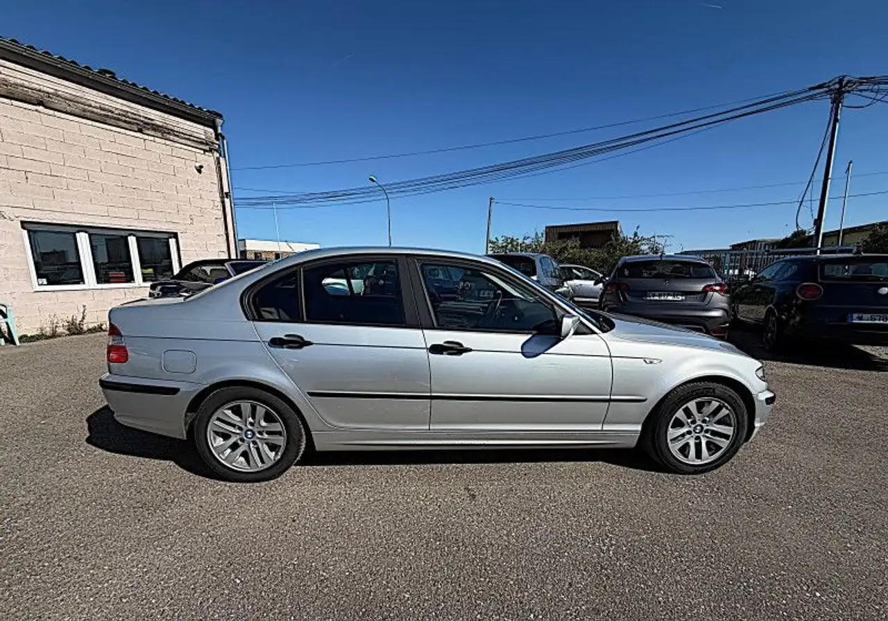 BMW 318 SERIE (E46) 318I 143CH, foto 4