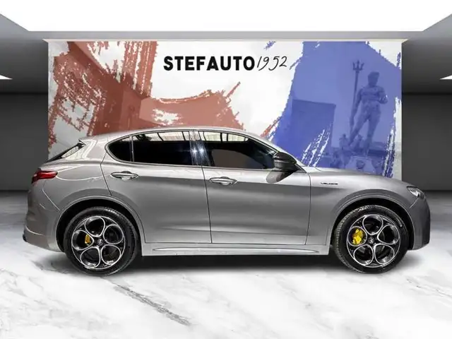 Alfa Romeo Stelvio view 3