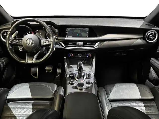 Alfa Romeo Stelvio view 13