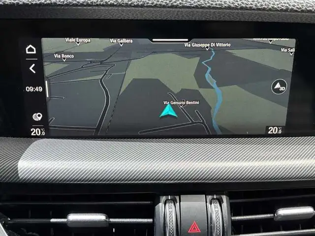 Alfa Romeo Stelvio view 18
