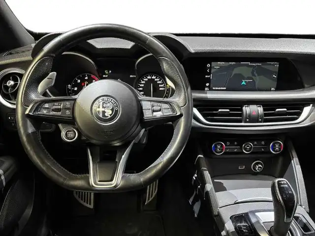 Alfa Romeo Stelvio view 14