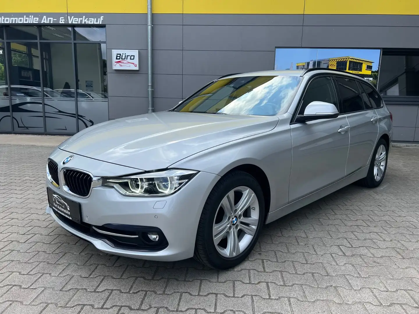BMW 320 d xDrive Sport Line/ACC/KAMERA/AUTOMATIK/ Silber - 2