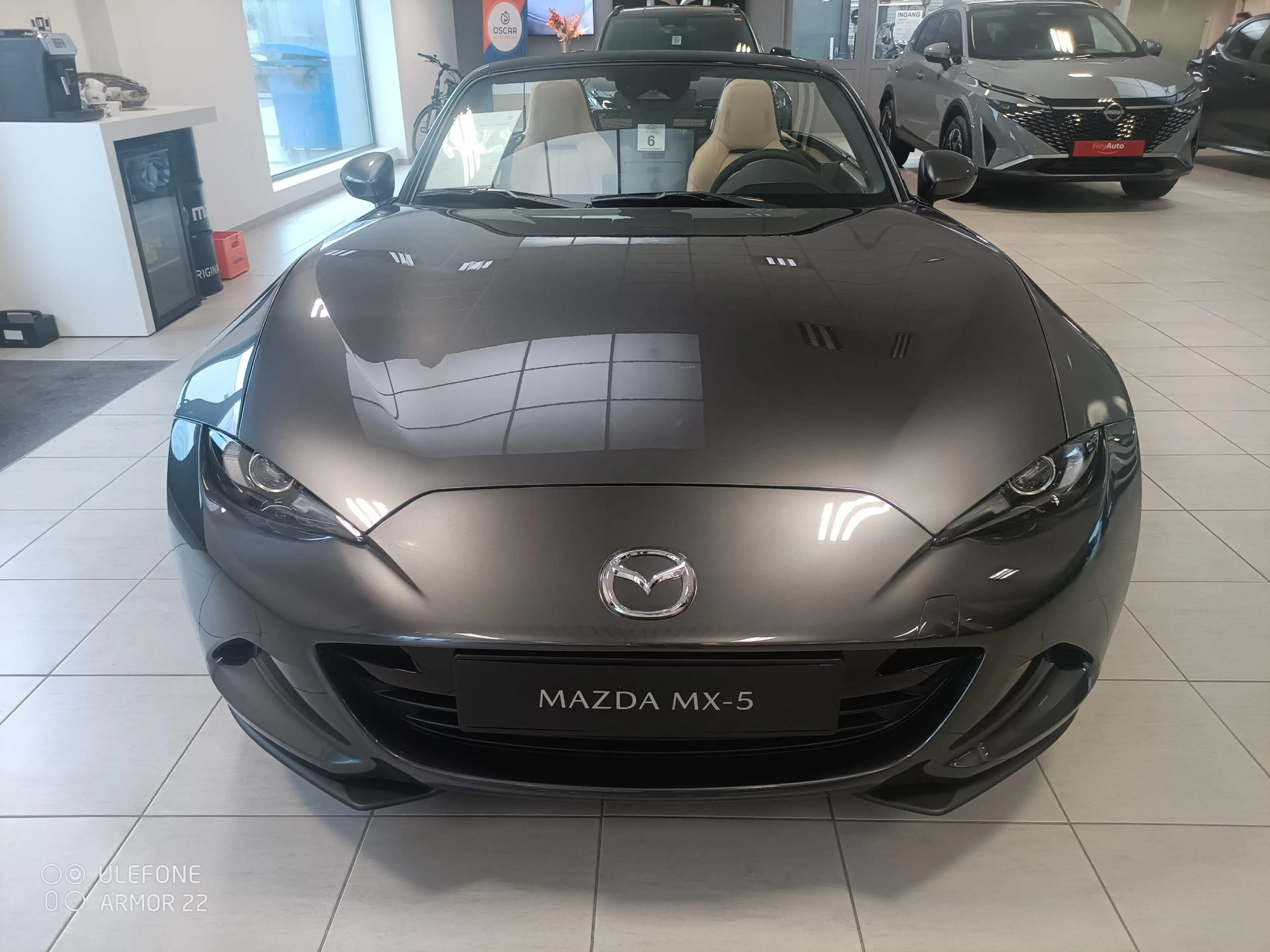 Mazda MX-5 1.5 Skyactiv-G 132hp Kazari Roadster — photo 2