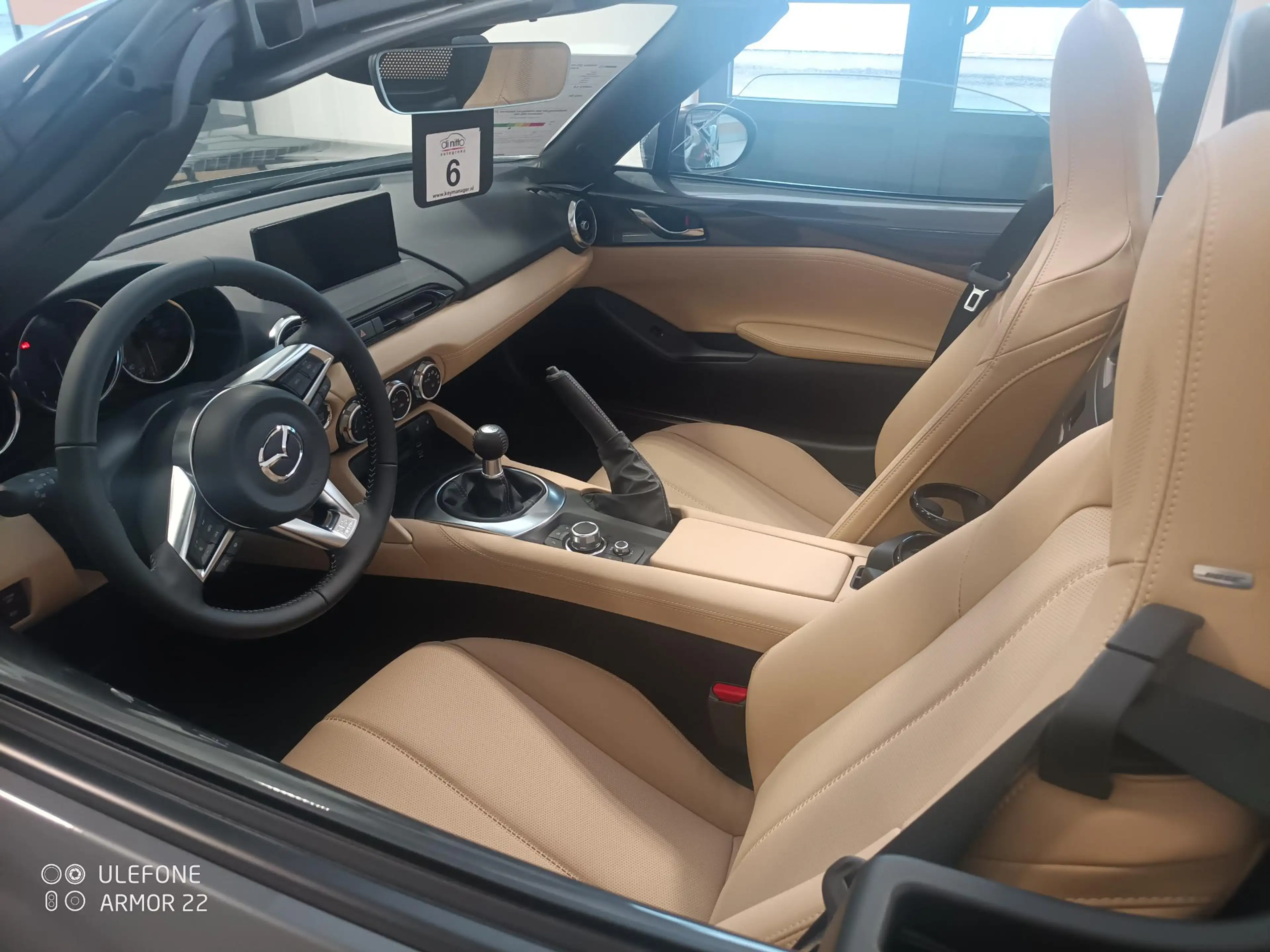 Mazda MX-5 1.5 Skyactiv-G 132hp Kazari Roadster — photo 12