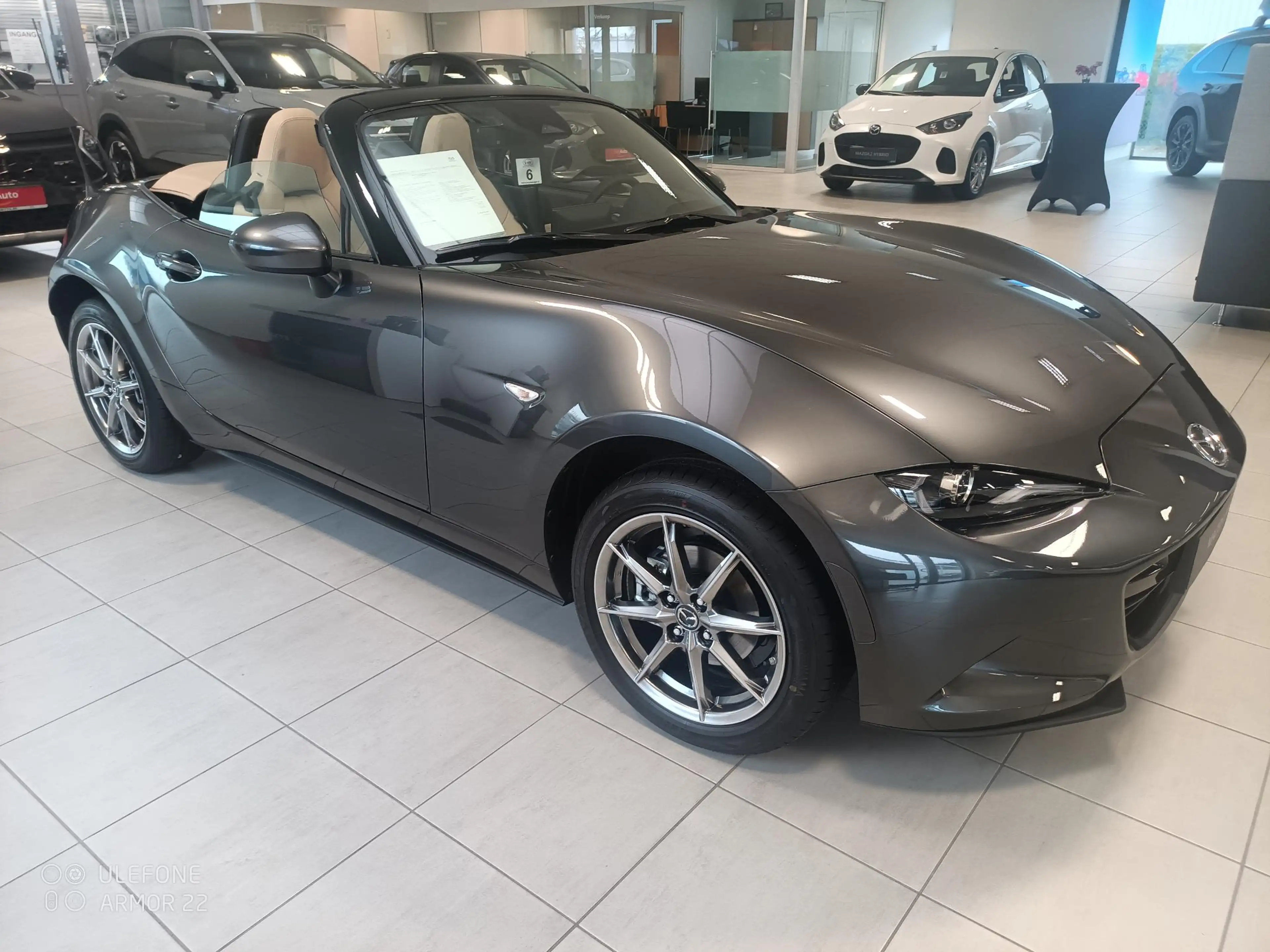 Mazda MX-5 1.5 Skyactiv-G 132hp Kazari Roadster — photo 3