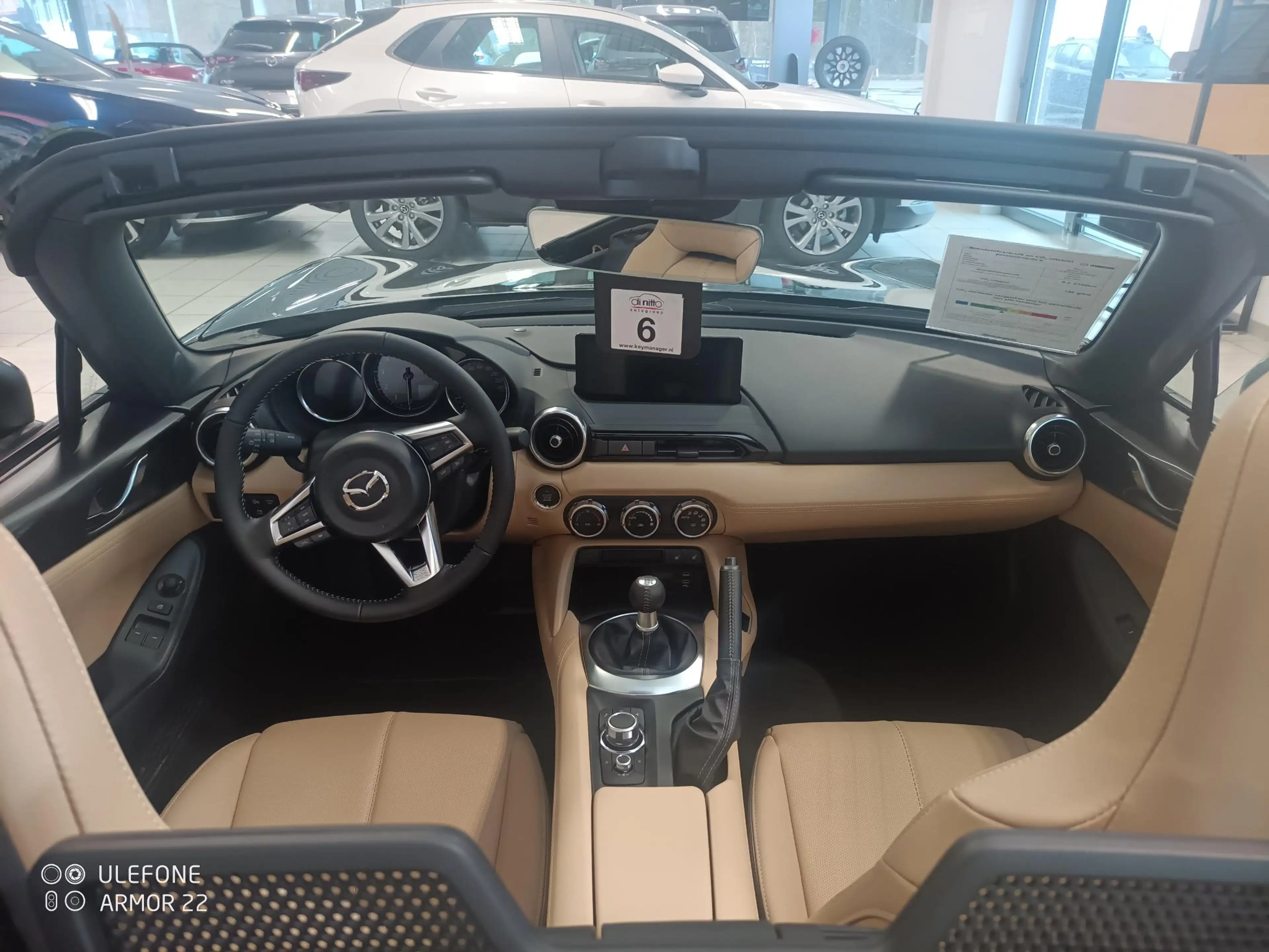 Mazda MX-5 1.5 Skyactiv-G 132hp Kazari Roadster — photo 11