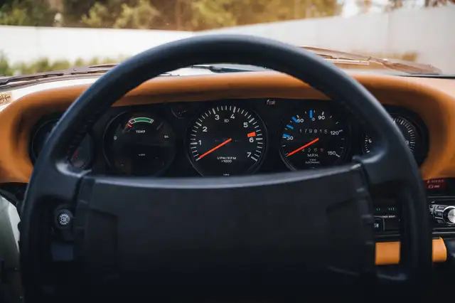 Porsche 912 view 15