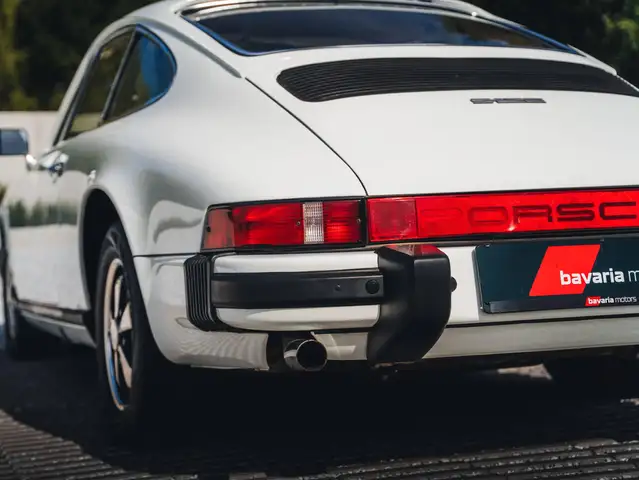 Porsche 912 view 8