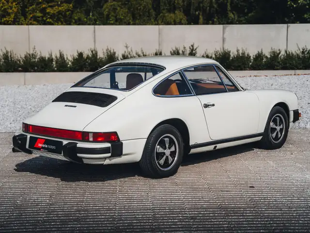 Porsche 912 view 6