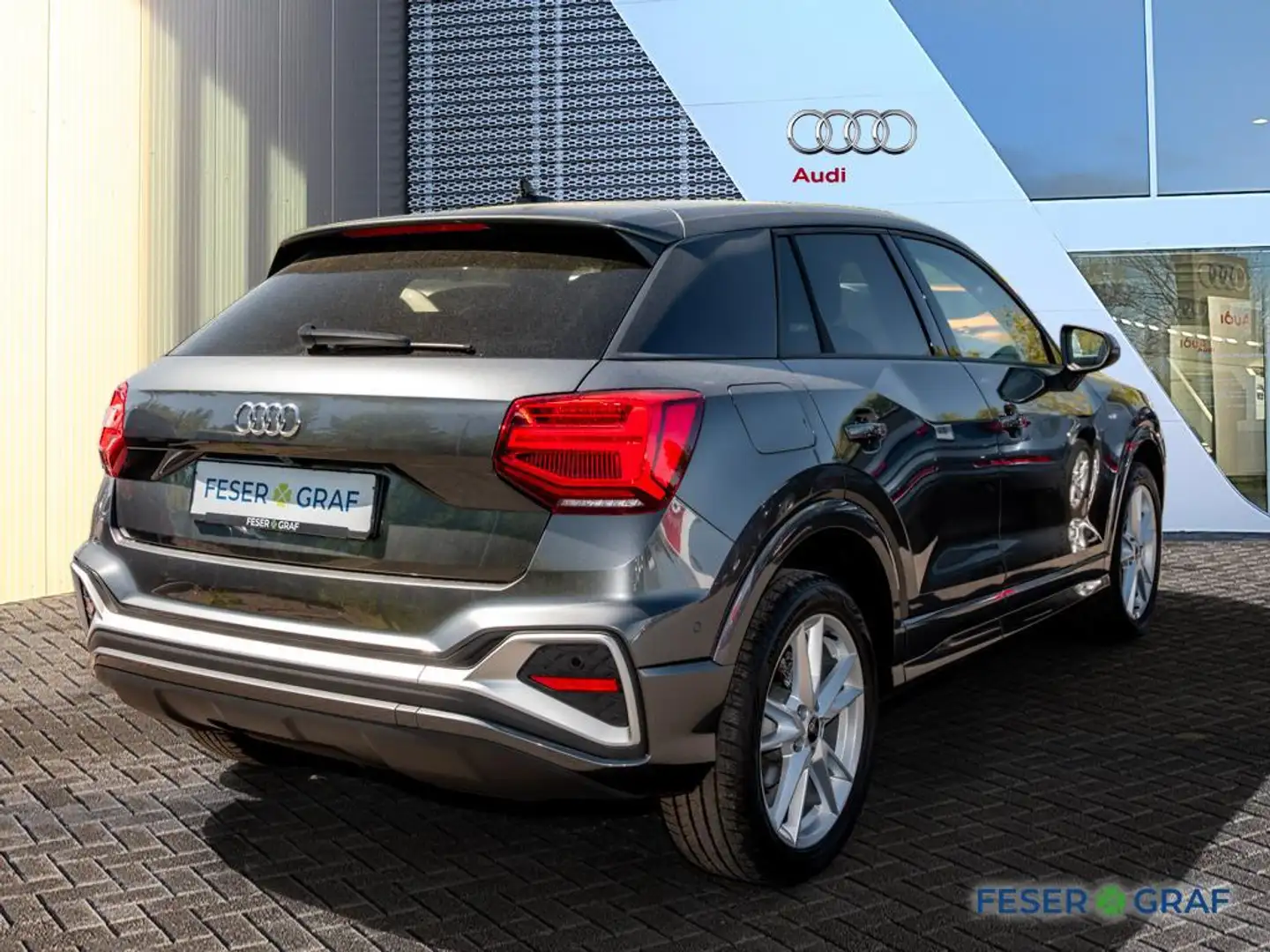 Audi Q2 35TFSI S tronic S line /Matrix/Navi+/Pano/Kamera Grau - 2