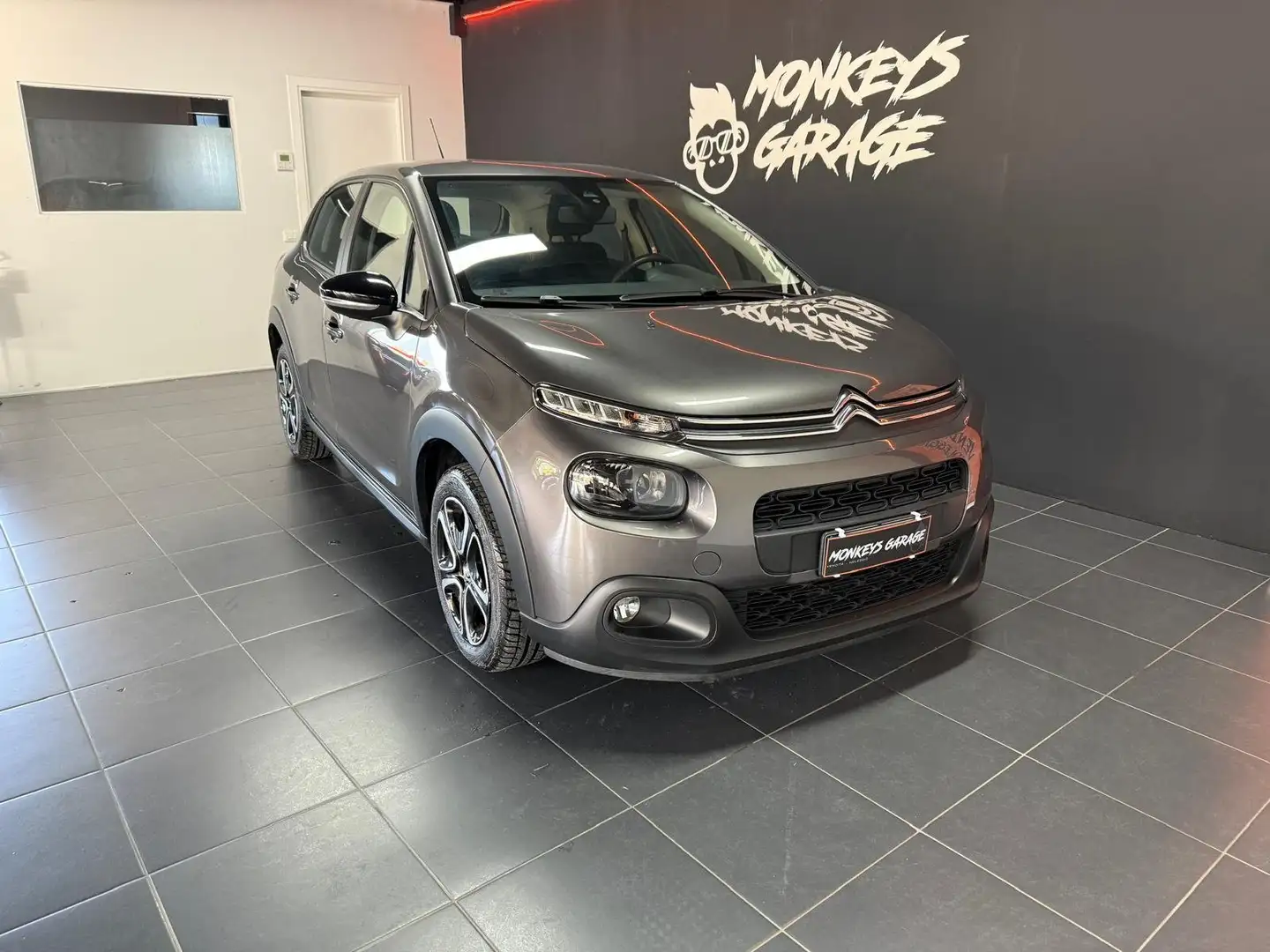 Citroen C3 C3 1.2 puretech Shine NEOPATENTATO Gris - 1