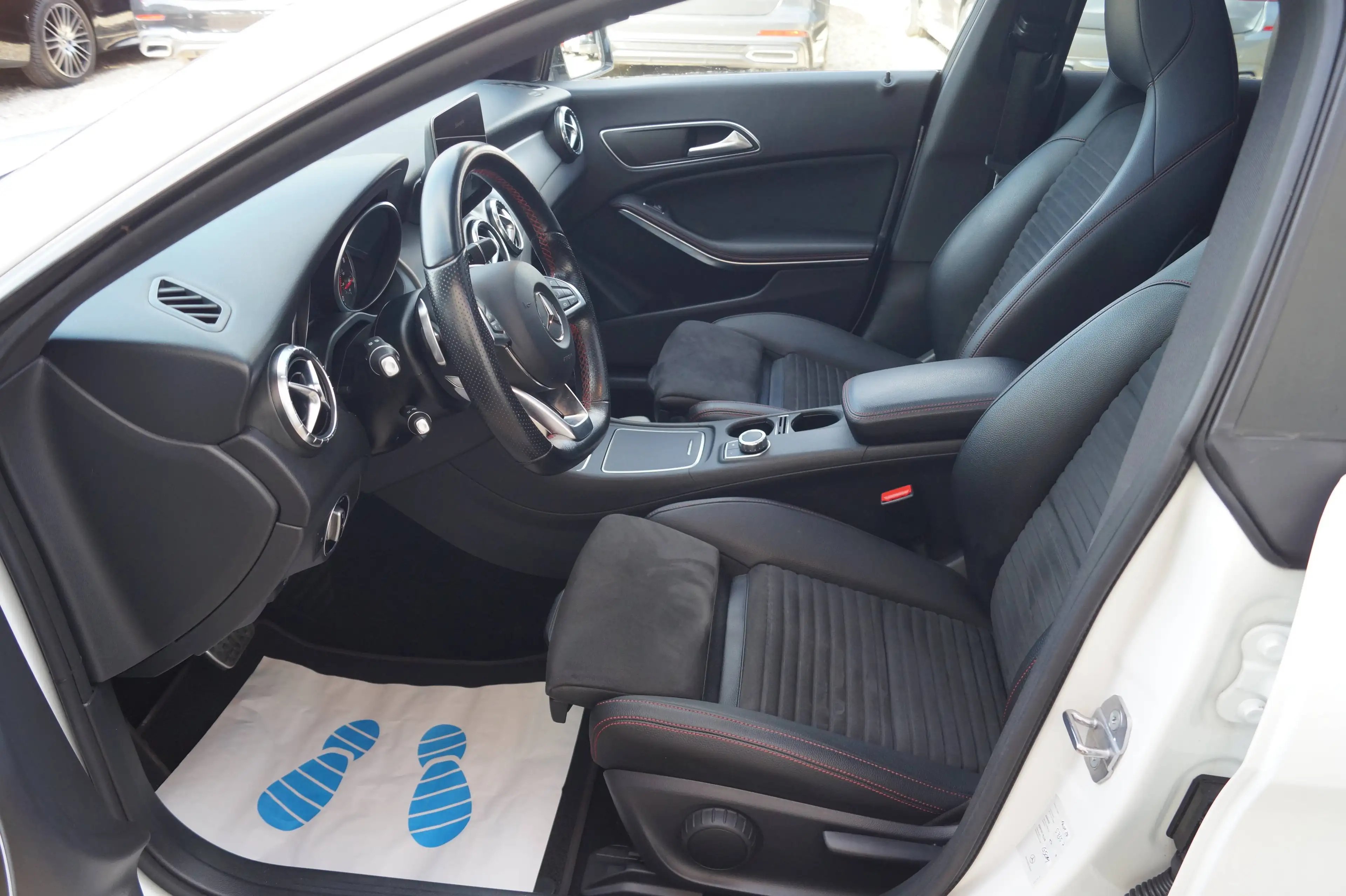 Mercedes-Benz CLA 220 CLA 220 4Matic Shooting Brake AMG Pano Standh — photo 14