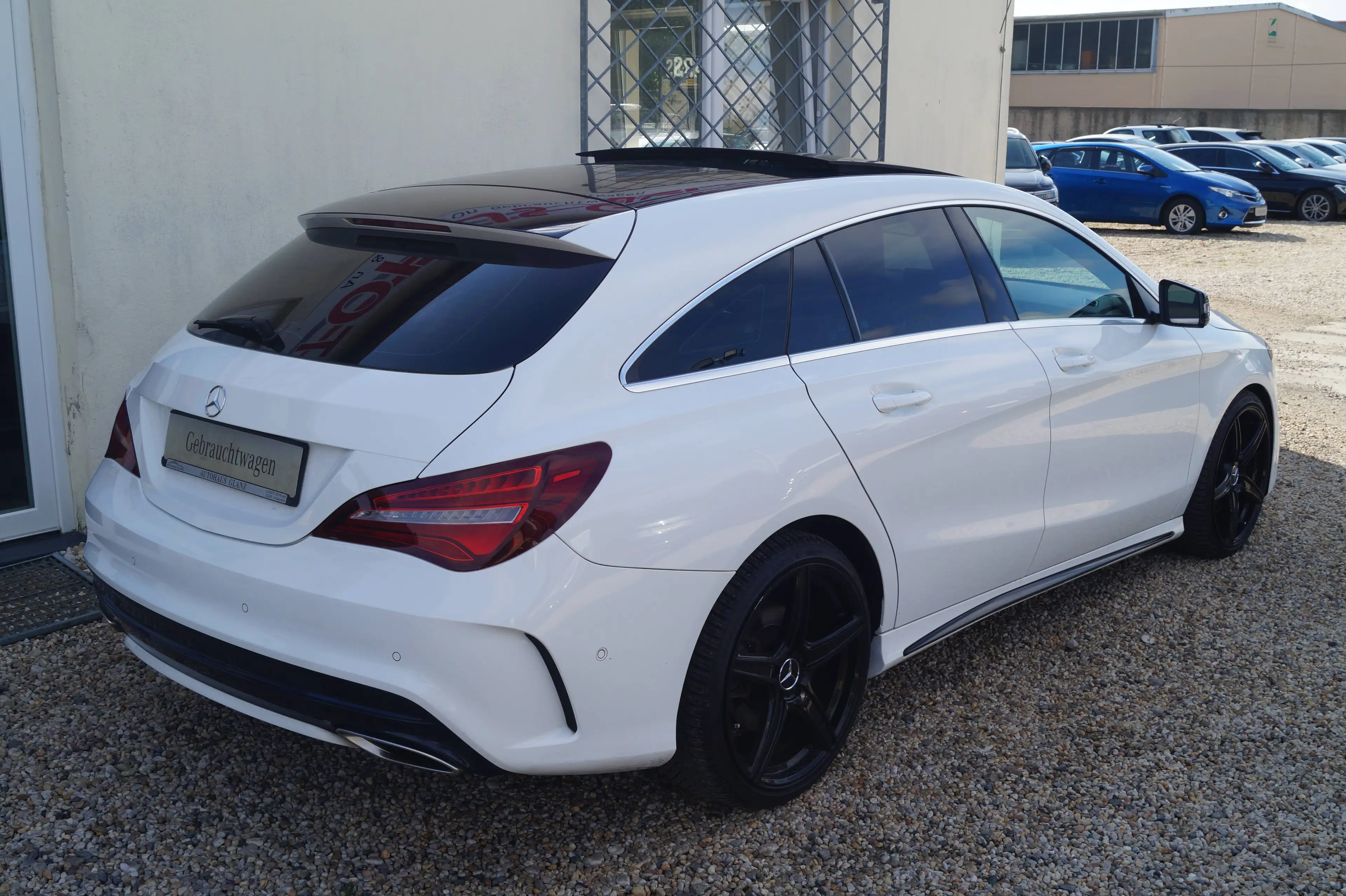 Mercedes-Benz CLA 220 CLA 220 4Matic Shooting Brake AMG Pano Standh — photo 7