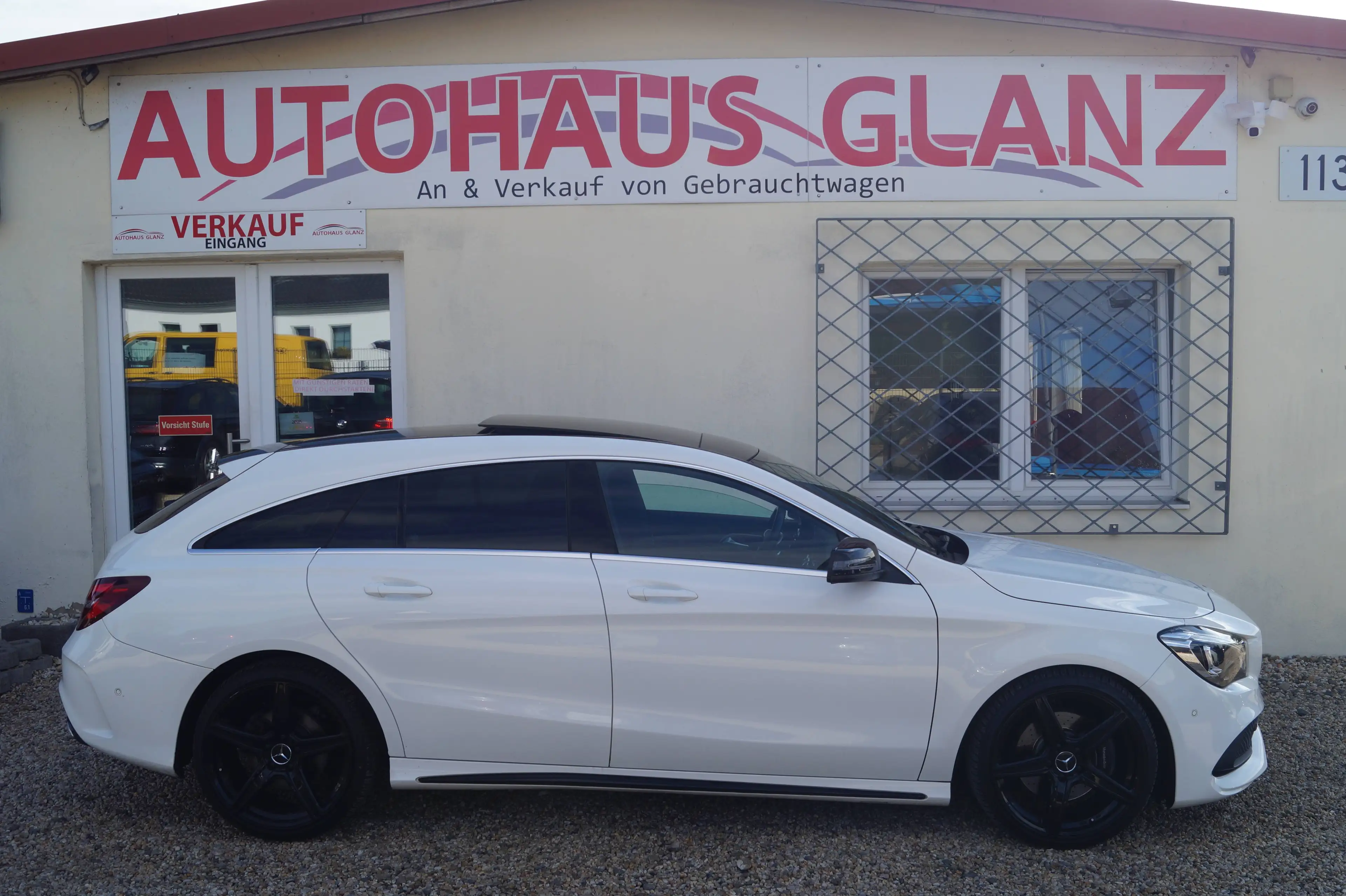 Mercedes-Benz CLA 220 CLA 220 4Matic Shooting Brake AMG Pano Standh — photo 8
