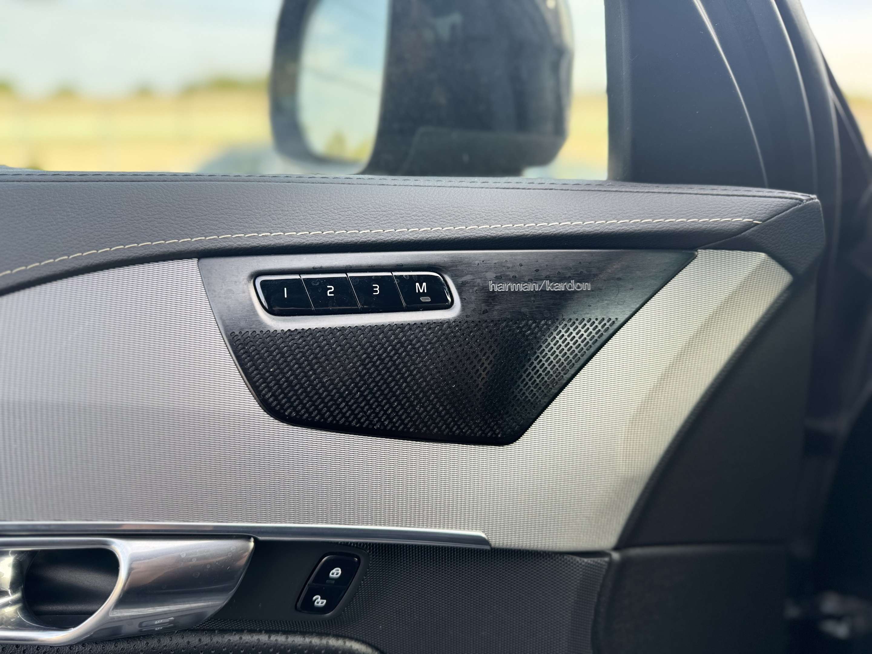 2021 Volvo XC90 T6 AWD R-Design 7-Seater thumb 22