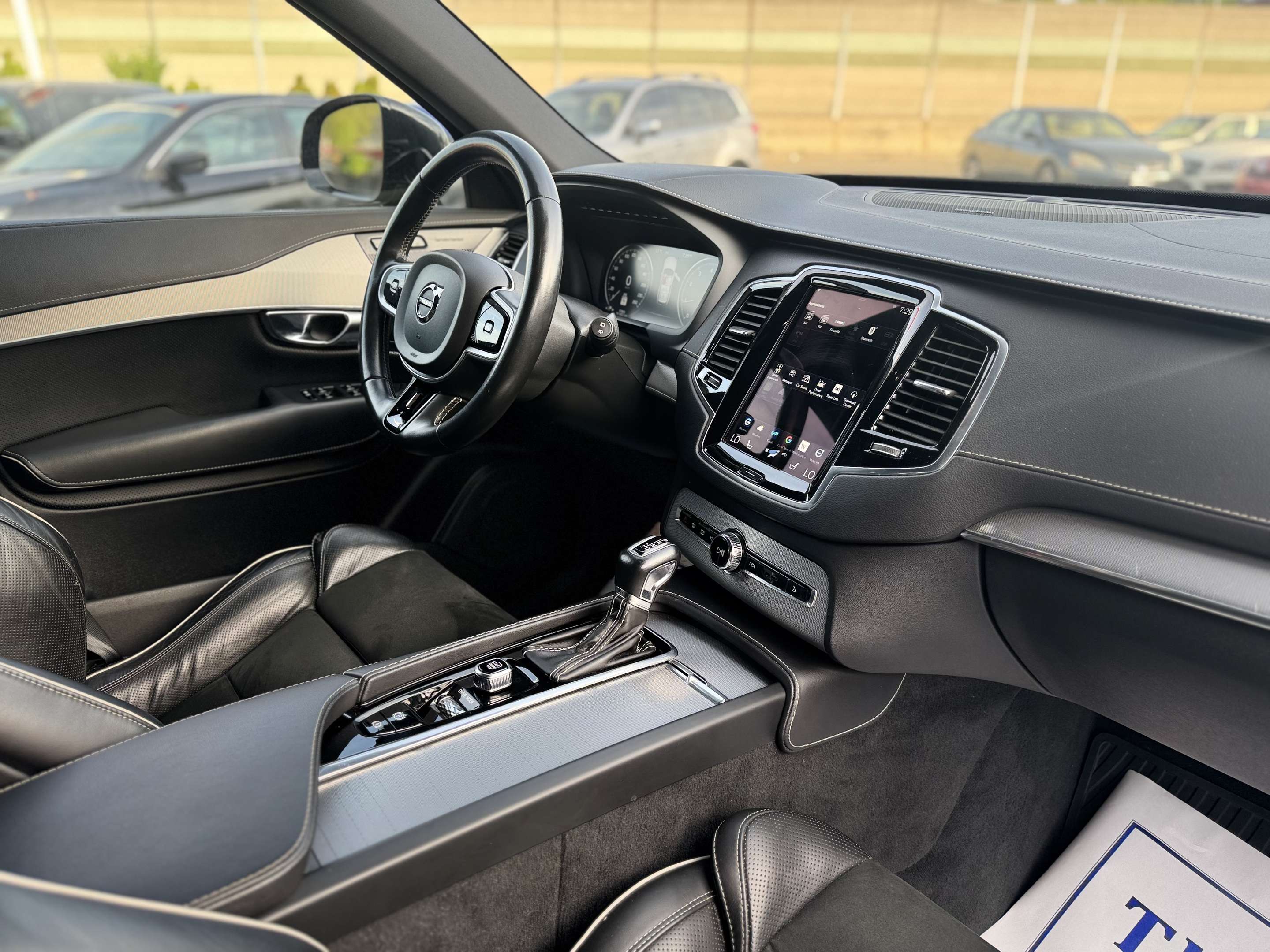 2021 Volvo XC90 T6 AWD R-Design 7-Seater thumb 12