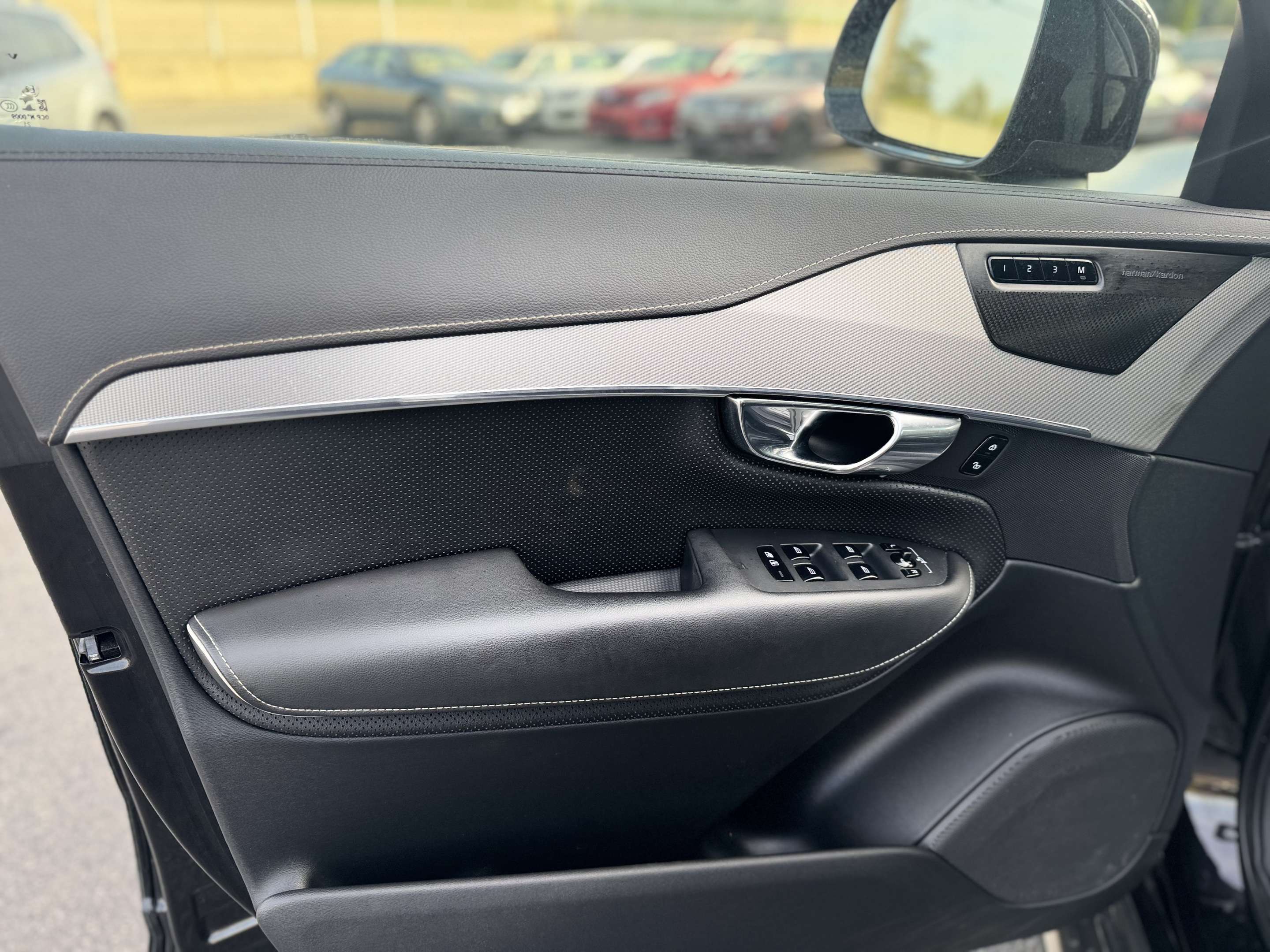 2021 Volvo XC90 T6 AWD R-Design 7-Seater thumb 19