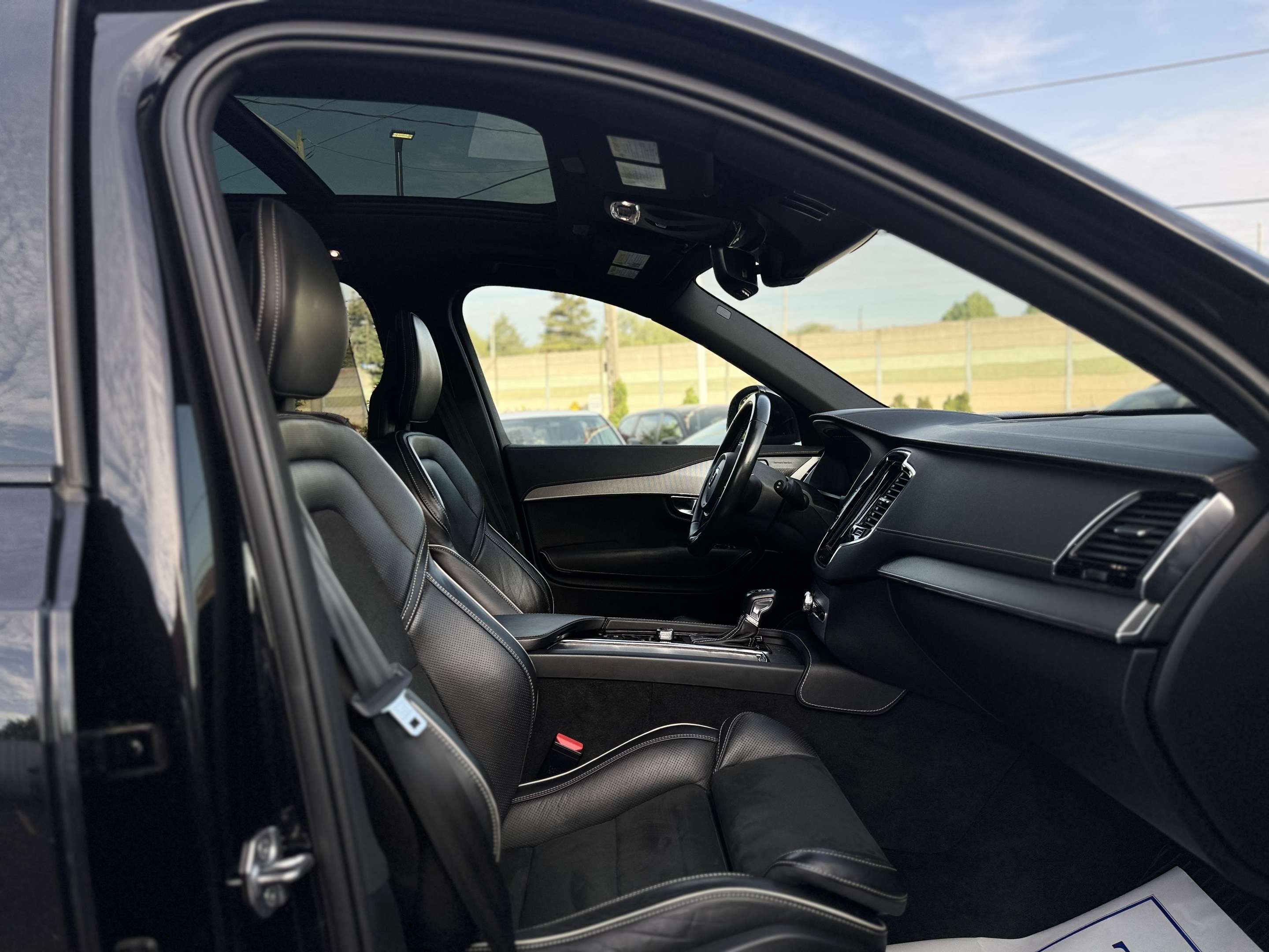 2021 Volvo XC90 T6 AWD R-Design 7-Seater thumb 13