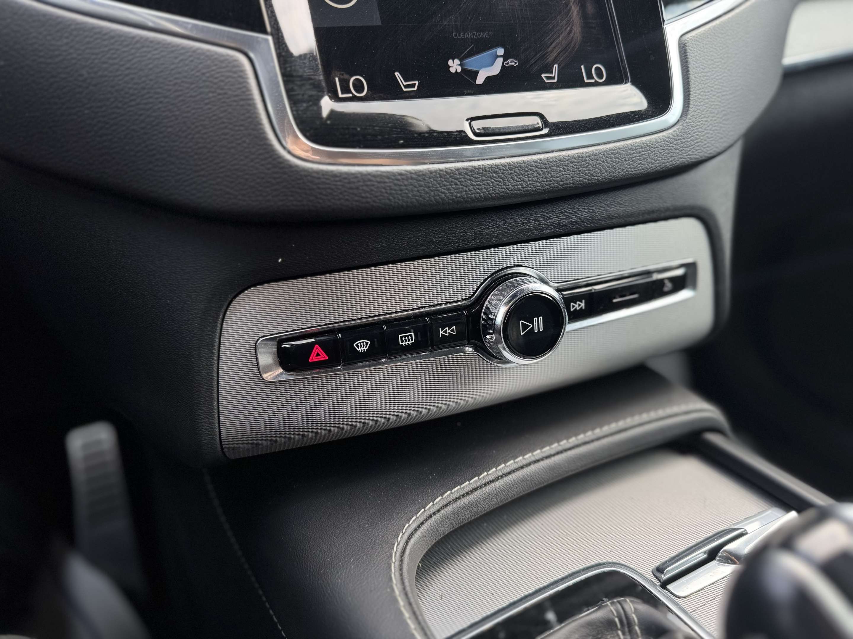 2021 Volvo XC90 T6 AWD R-Design 7-Seater thumb 26