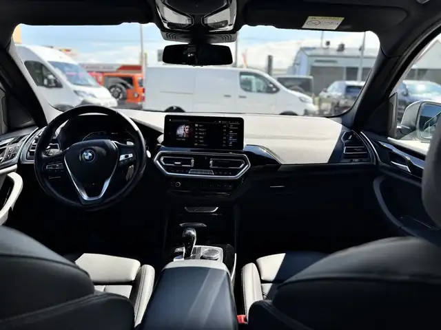 BMW X3 view 12