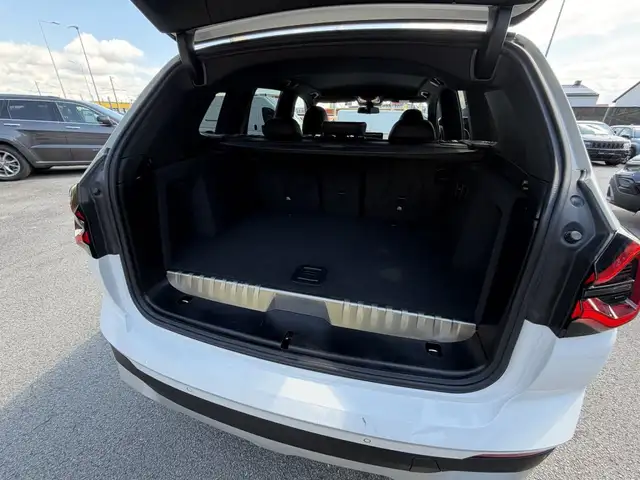 BMW X3 view 9