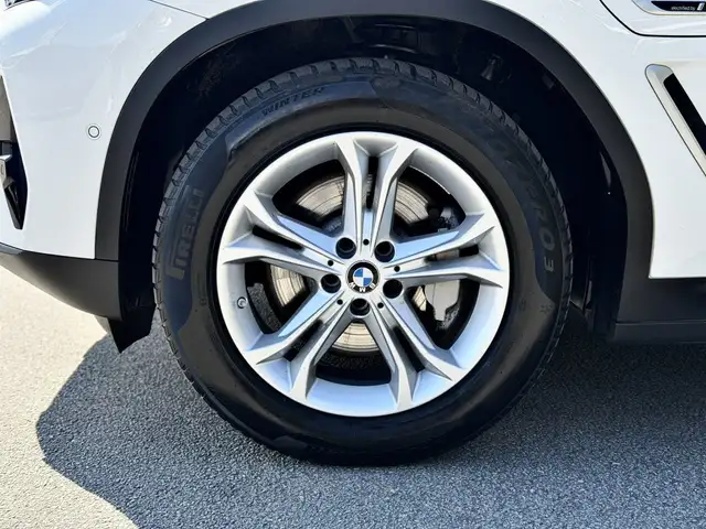 BMW X3 view 5