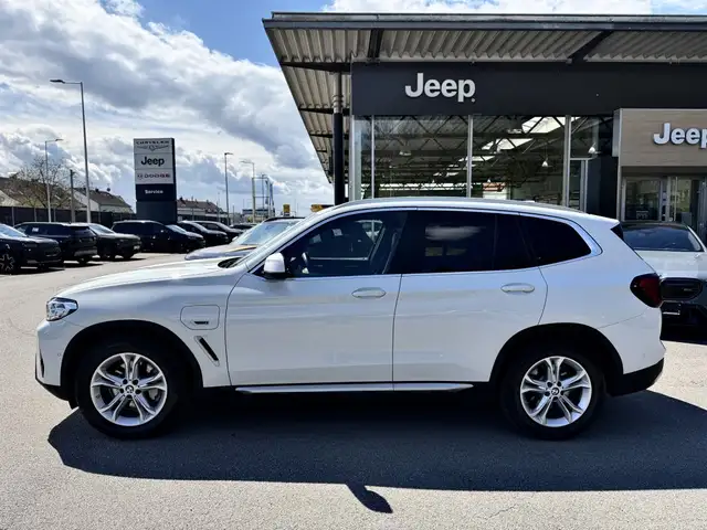 BMW X3 view 6