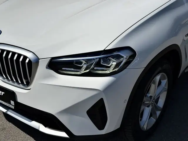 BMW X3 view 4